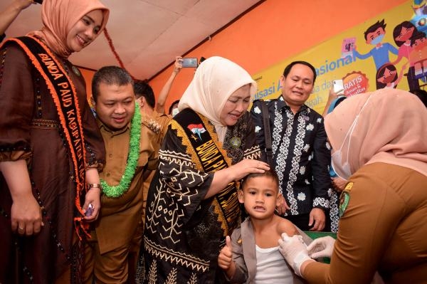 Tinjau BIAN di Tapsel Nawal Dorong PAUD dan Orang Tua Aktif Sukseskan Imunisasi